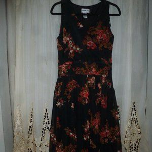 California krush  V-neck black red rose floral  Lined dress sz 10